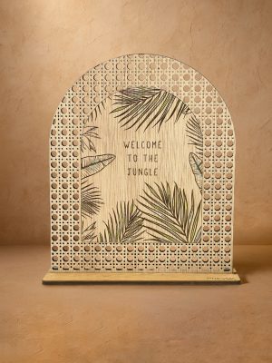 Ξύλινο επιτραπέζιο διακοσμητικό με μοτίβο rattan και καθρέπτη, χαραγμένο «Welcome to the Jungle»