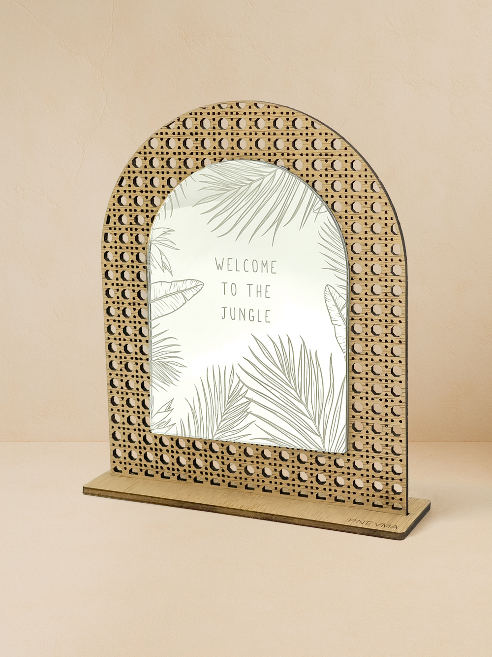 Ξύλινο επιτραπέζιο διακοσμητικό με μοτίβο rattan και καθρέπτη, χαραγμένο «Welcome to the Jungle»