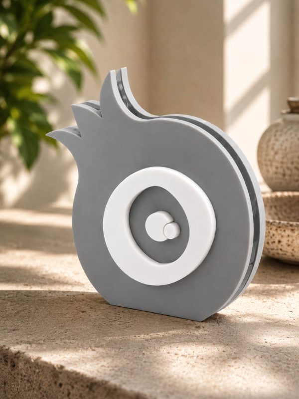 Γκρι επιτραπέζιο γούρι Grey Sphere Ρόδι ασύμμετρο με μεγάλο λευκό κυκλικό μοτίβο.