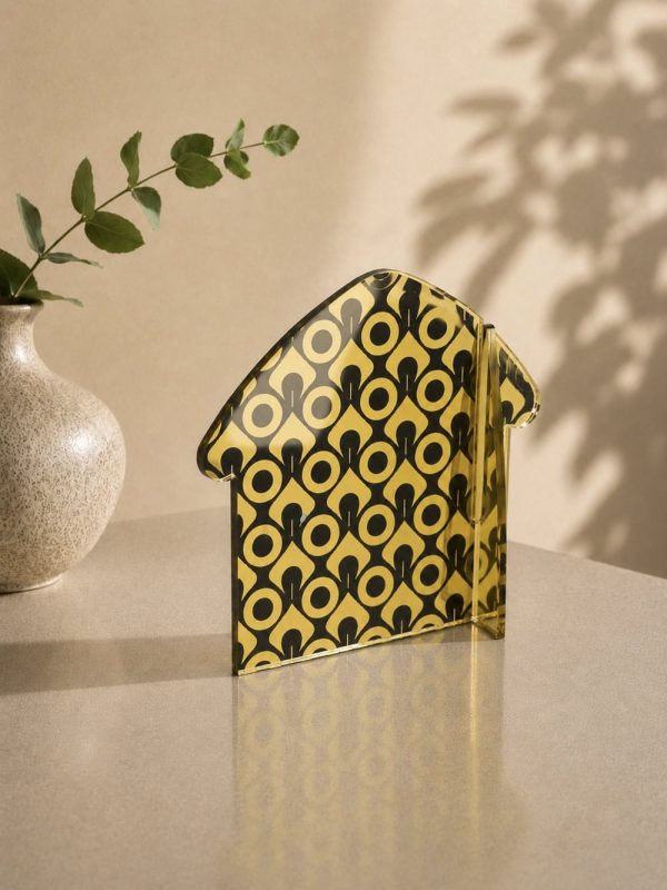Γούρι BauLine Home Halo Aurum με χρυσούς και μαύρους κύκλους Halo με λιτή σιλουέτα οικίας.