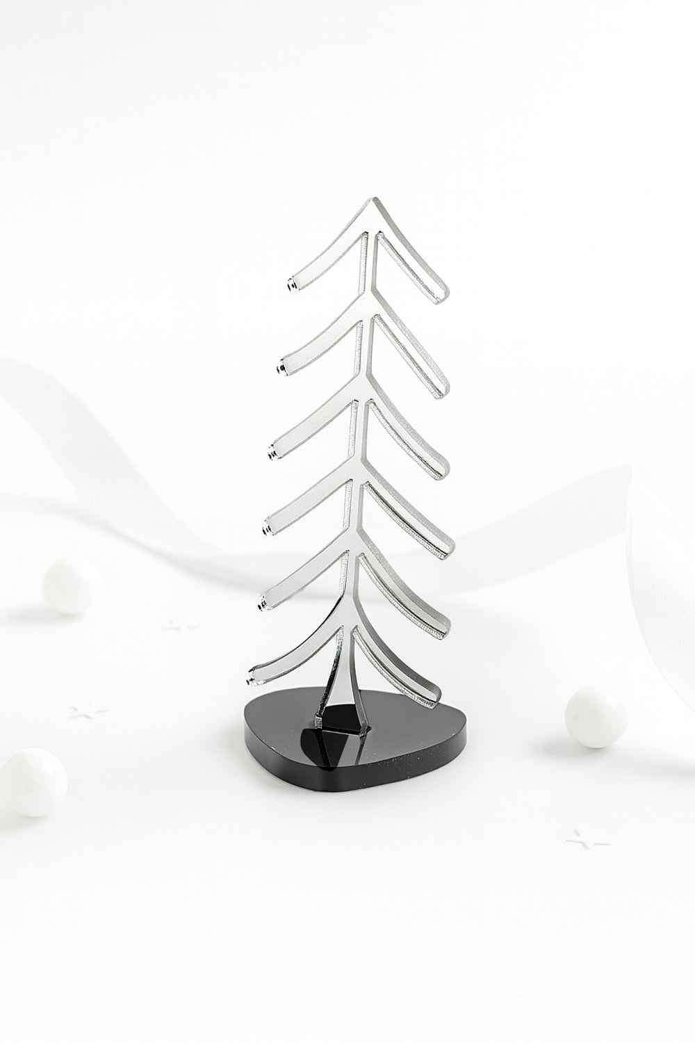 Γούρι Zen Needle Tree 03 με ασημί ανοιχτόγραμμο δέντρο σε μαύρη βάση — ζεστή διακοσμητική λήψη