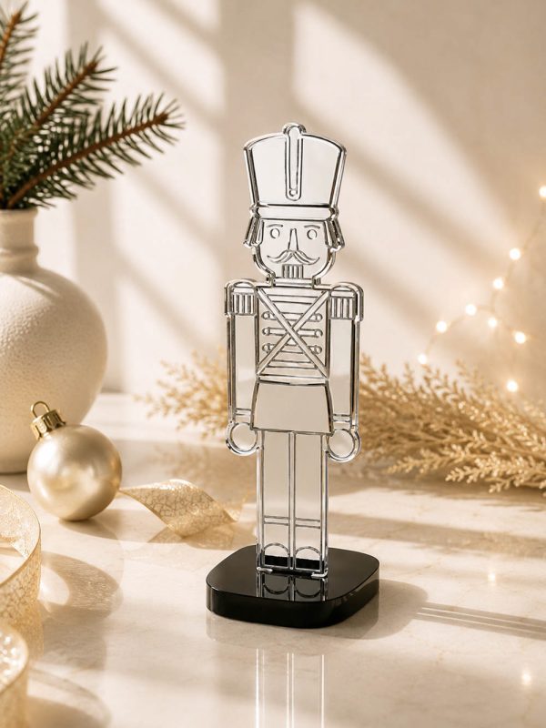 Γούρι Zen Needle Nutcracker 01 με ασημί περίγραμμα σε μαύρη βάση — ζεστή διακοσμητική λήψη