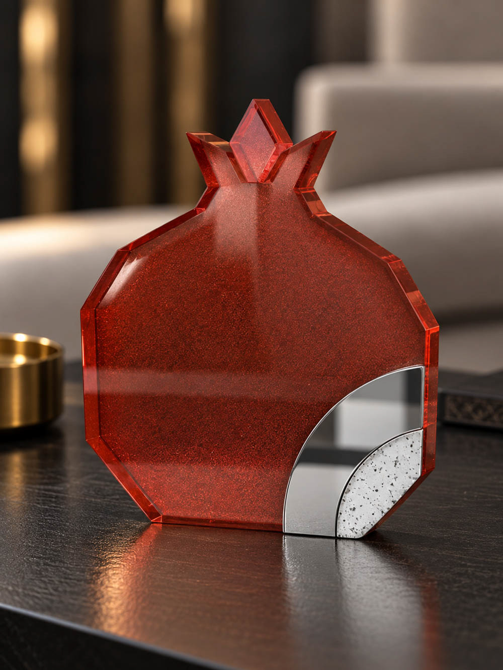 Γούρι Ρόδι Velvet Prism Σύνθεση Α σε βαθύ κόκκινο με κατοπτρικό τόξο και λεπτομέρεια με όψη γρανίτη.